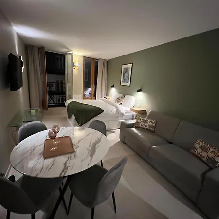 Quartierlatin 아파트